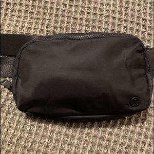 Lululemon Everywhere Belt Bag Black Extended Strap